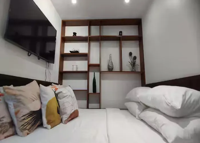 Container Mandaluyong N10 *